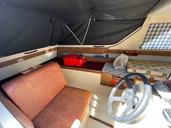 Uttern 560 HT – Klassisk hardtop med Yamaha (endast 80 H) 10 of 11