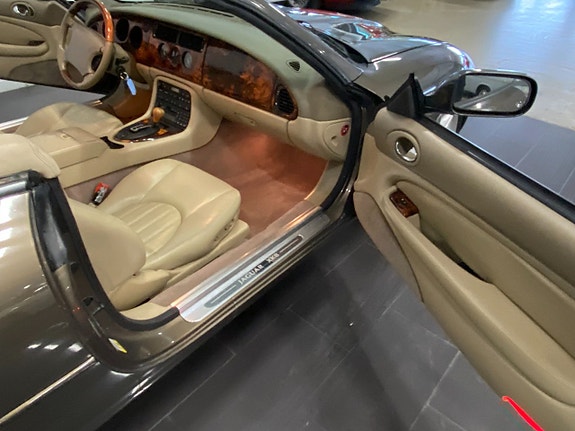 Jaguar XK 18 of 25