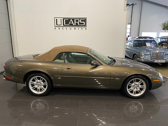Jaguar XK 2 of 5