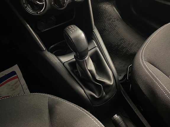 Peugeot 208 14 of 17