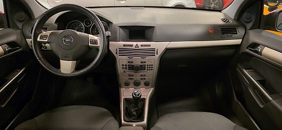 Opel Astra 5 of 5