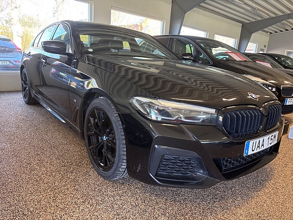 BMW 520d 3 of 5