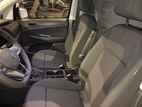 Volkswagen Caddy Maxi 5 of 5