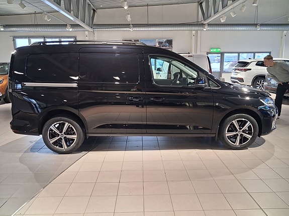 Volkswagen Caddy Maxi 2 of 5