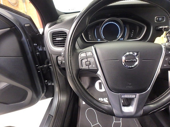 Volvo V40 9 of 21
