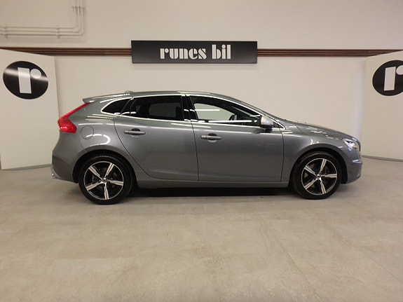 Volvo V40 15 of 21