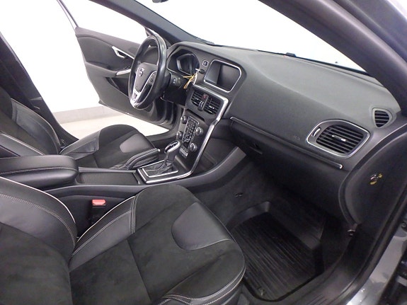 Volvo V40 19 of 21