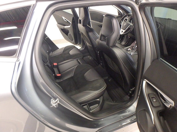 Volvo V40 17 of 21