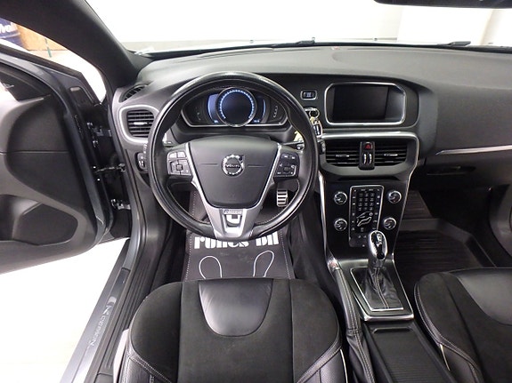 Volvo V40 7 of 21