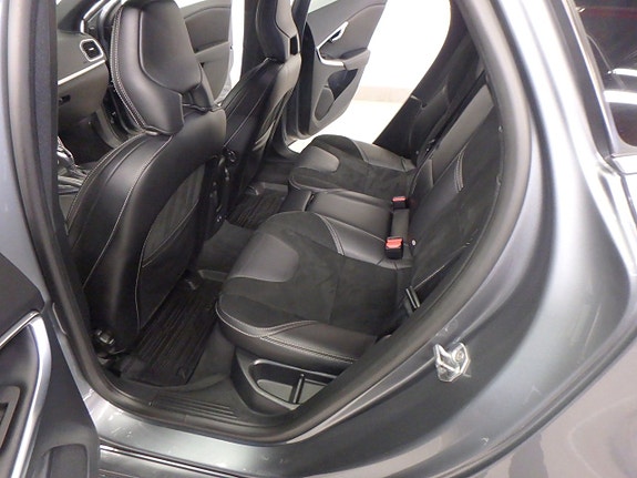 Volvo V40 6 of 21
