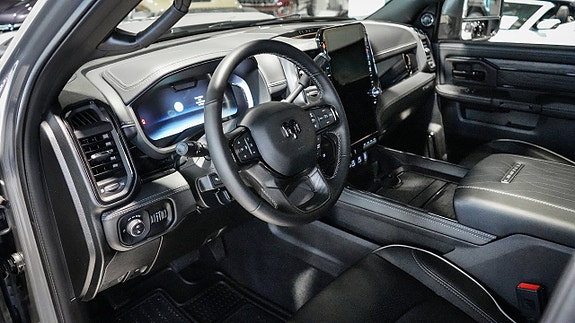 Dodge RAM 2500 16 of 24