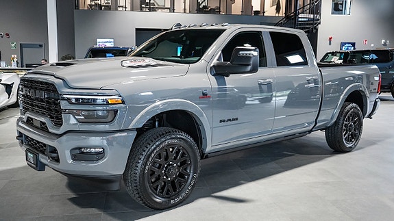 Dodge RAM 2500 2 of 5