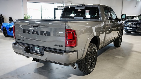 Dodge RAM 2500 7 of 24