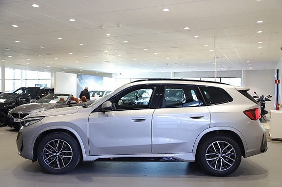 BMW X1 3 of 5