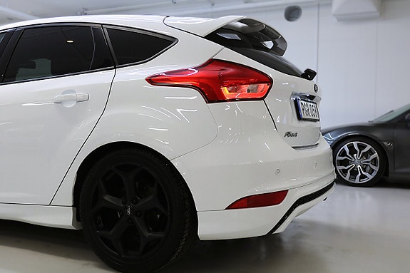 Ford Focus 9 of 27