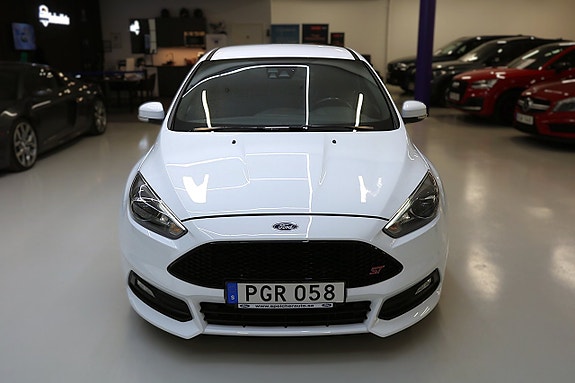 Ford Focus 4 of 27