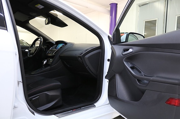 Ford Focus 13 of 27