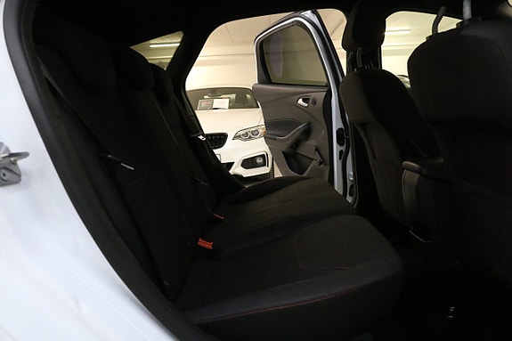 Ford Focus 16 of 27