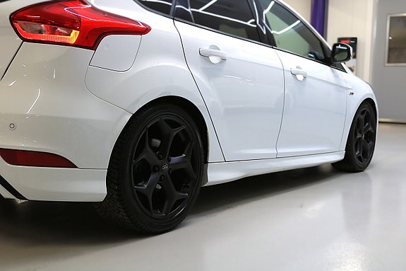 Ford Focus 7 of 27