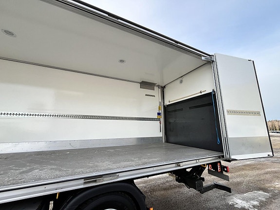 Scania P 280 B4x2NB 6 of 12