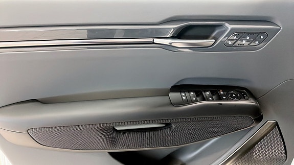Kia EV9 5 of 15