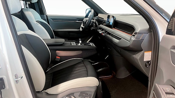 Kia EV9 7 of 15