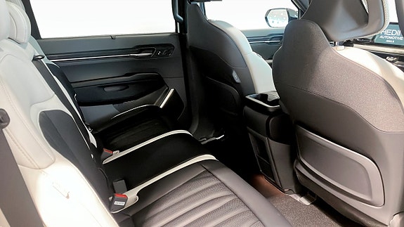 Kia EV9 12 of 15