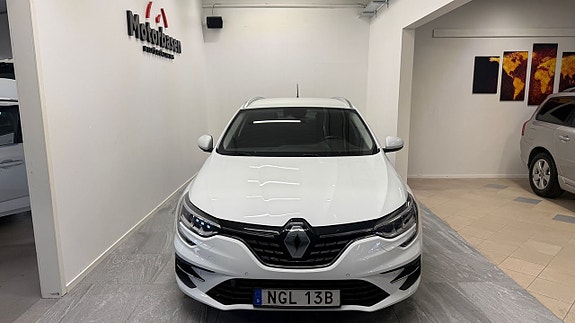 Renault Megane IV 3 of 5