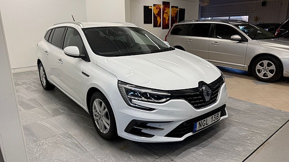 Renault Megane IV 4 of 5