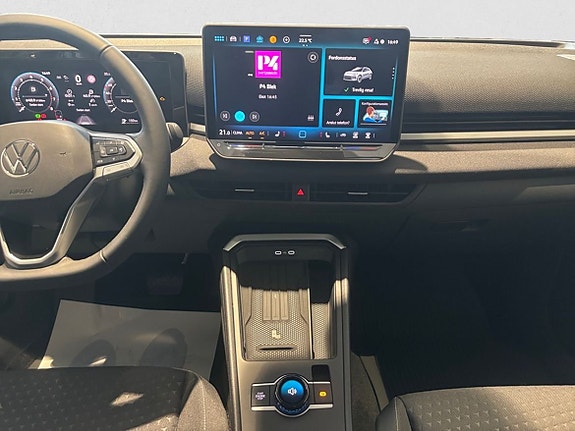 Volkswagen T-Roc 12 of 17