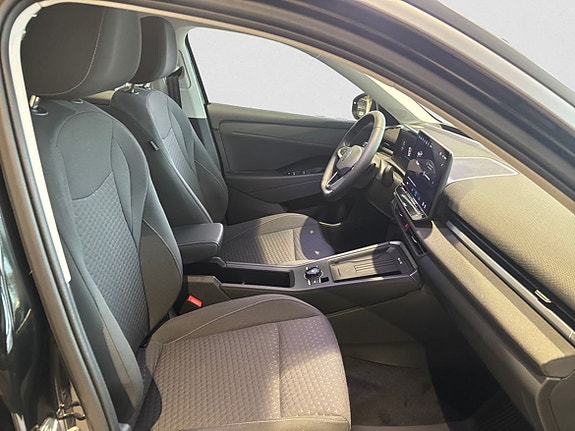 Volkswagen T-Roc 14 of 17