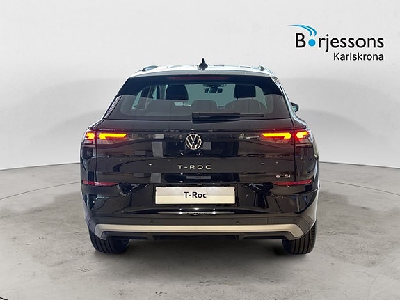 Volkswagen T-Roc 4 of 17