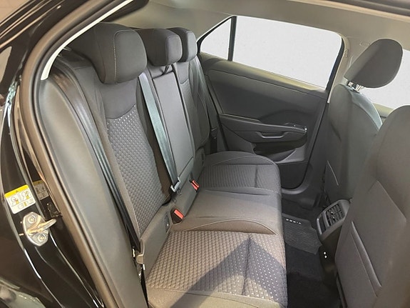 Volkswagen T-Roc 15 of 17