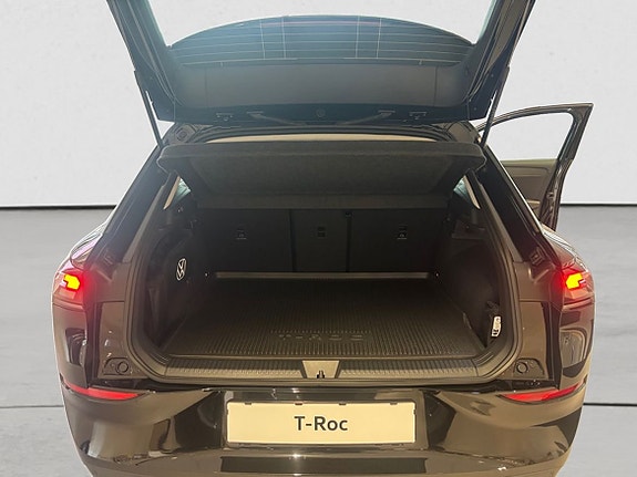 Volkswagen T-Roc 16 of 17