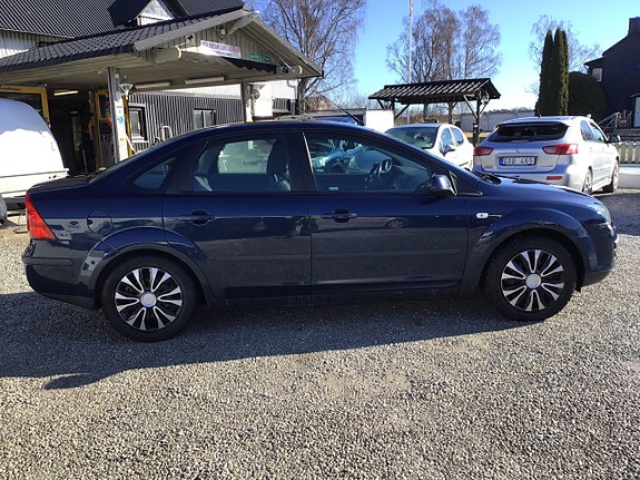 Ford Focus 3 of 5