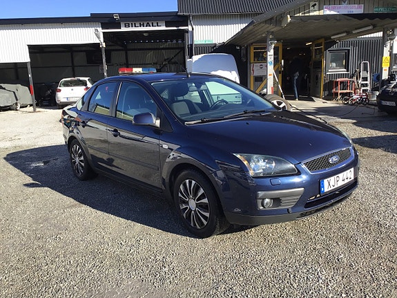 Ford Focus 2 of 5