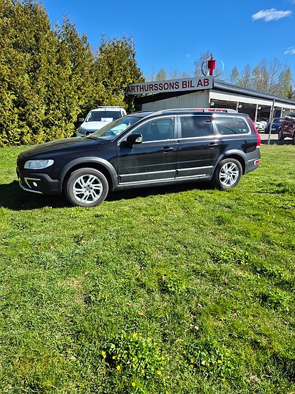 Volvo XC70 2 of 5
