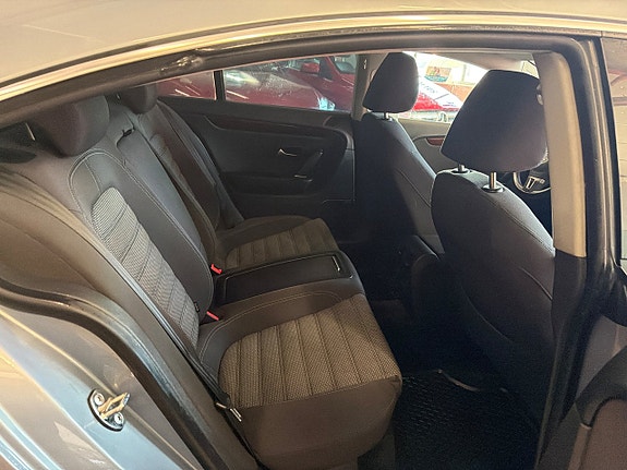 Volkswagen Passat CC 9 of 10