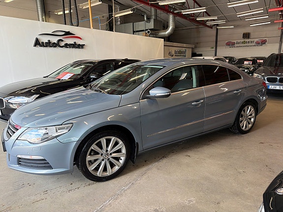 Volkswagen Passat CC 3 of 5