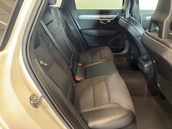 Volvo V90 17 of 23