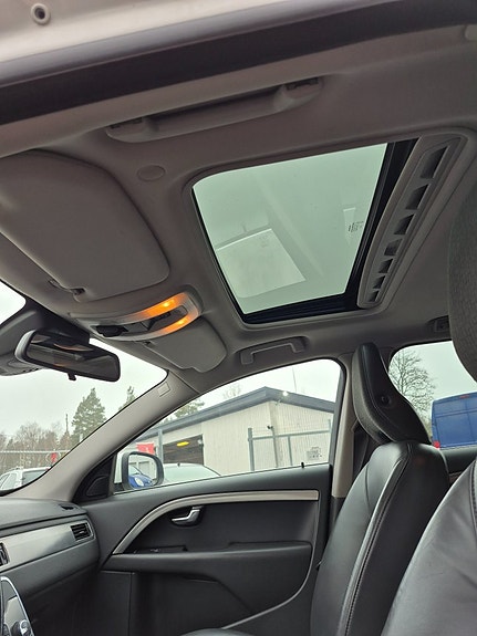 Volvo V70 8 of 8