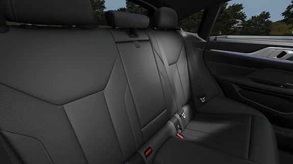 BMW i4 10 of 14