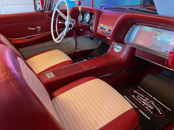 Ford Thunderbird 11 of 17