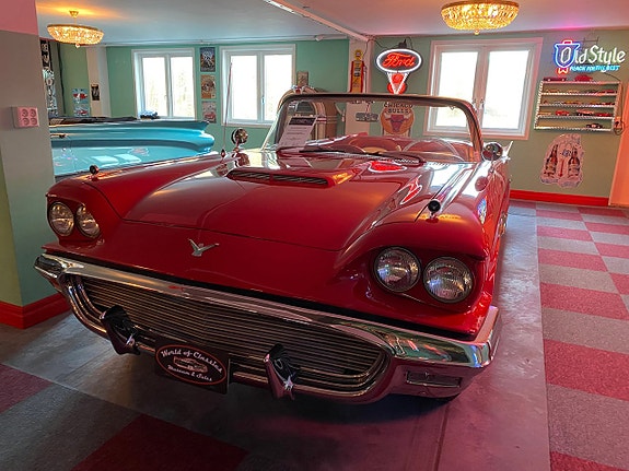 Ford Thunderbird 3 of 17