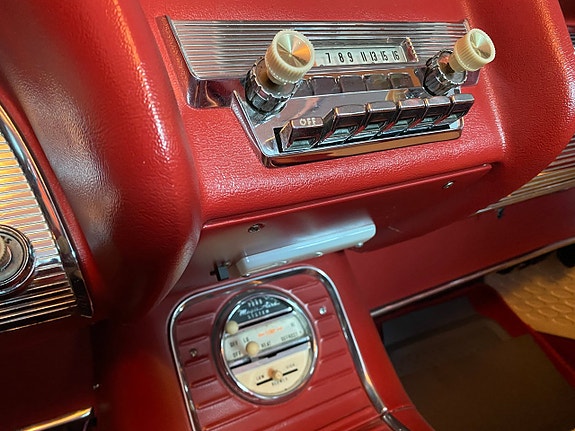 Ford Thunderbird 15 of 17