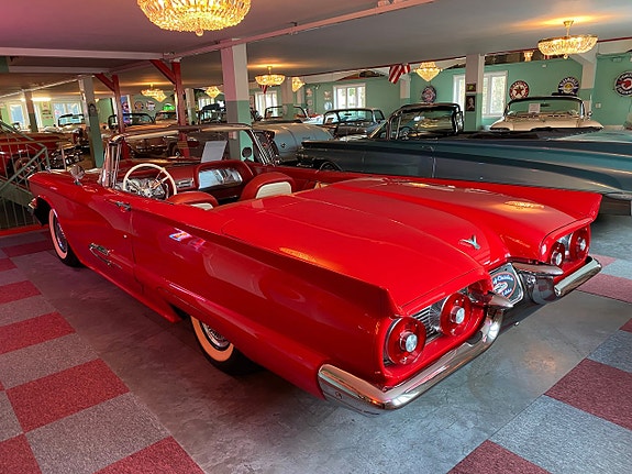 Ford Thunderbird 5 of 17