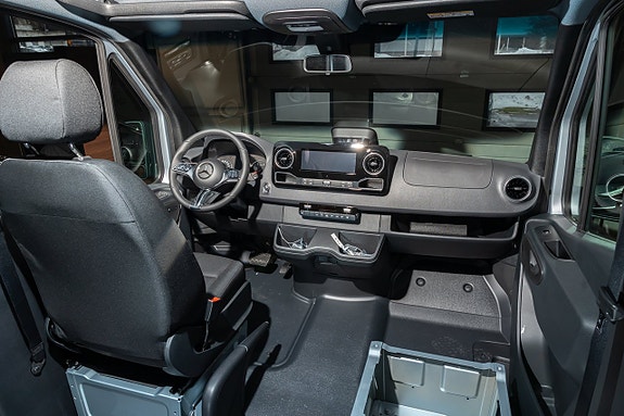 Mercedes-Benz Sprinter 319 4 of 13
