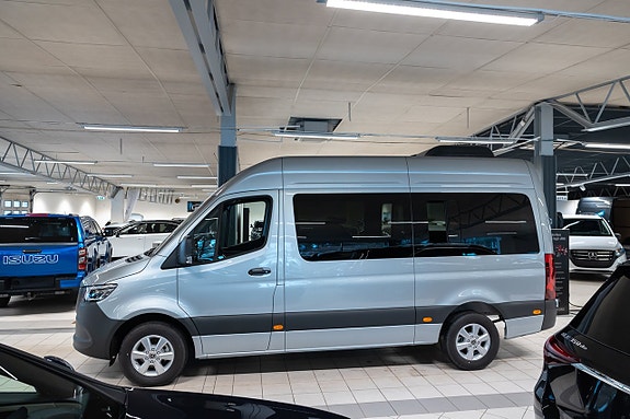 Mercedes-Benz Sprinter 319 2 of 13
