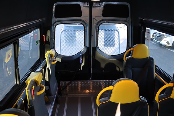 Mercedes-Benz Sprinter 319 10 of 13