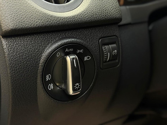 Volkswagen Tiguan 16 of 25